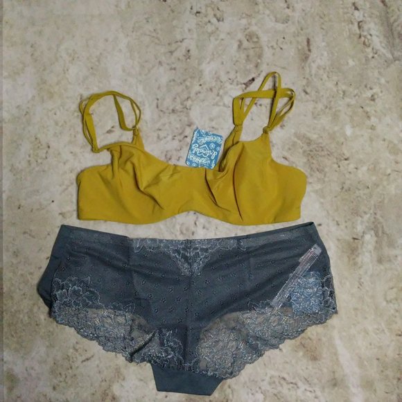 Free People Other - Free People Zoey Bra (34B) & Smooth Lace Hipster